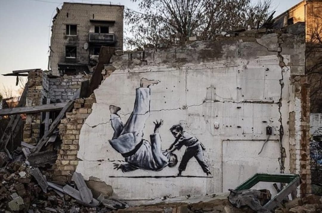 “MURALS” di Banksy a Firenze: le opere realizzate in Ucraina diventano immersive
