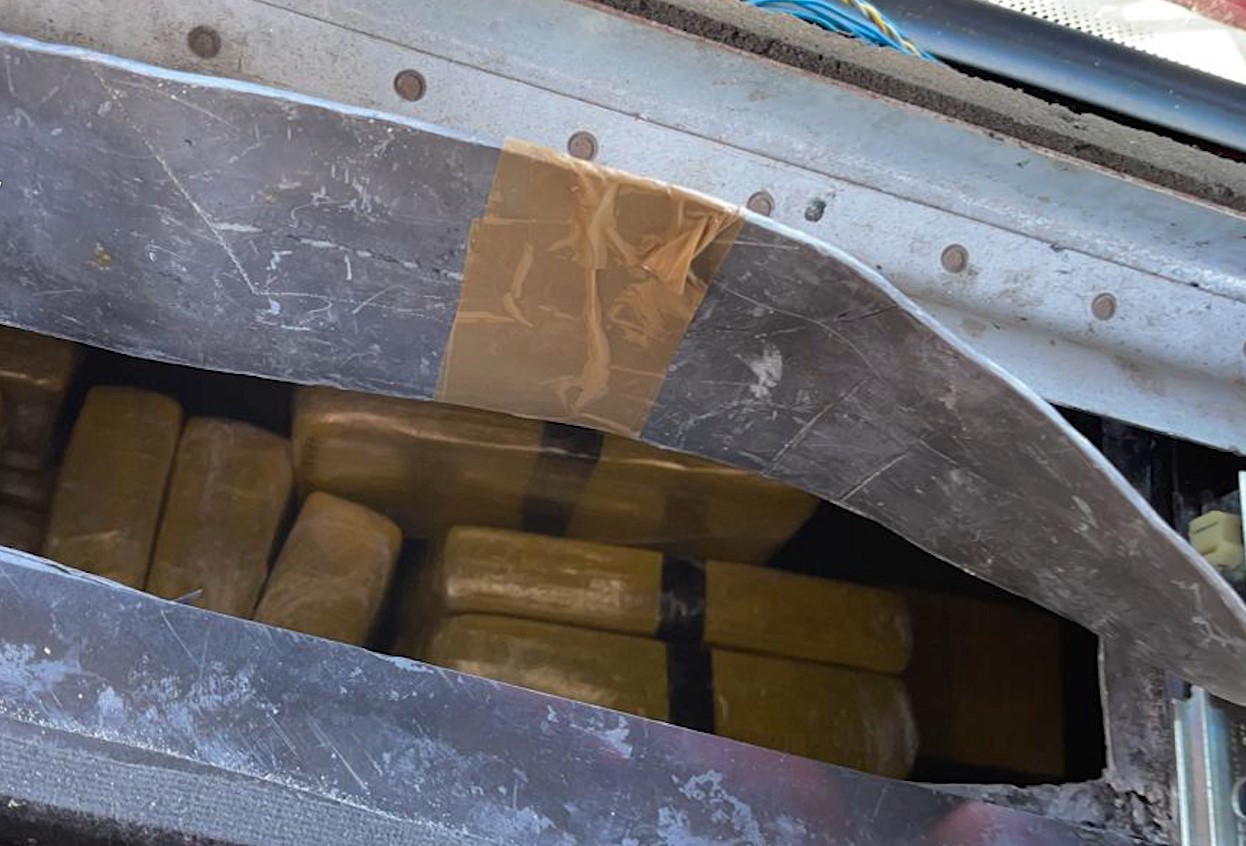 Scoperta “rotta balcanica” della droga, dall’Albania in Toscana: cocaina nascosta nei camion